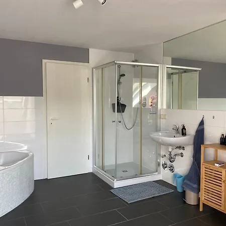 Ferien- Und Messewohnung In Idyllischer Lage アパート